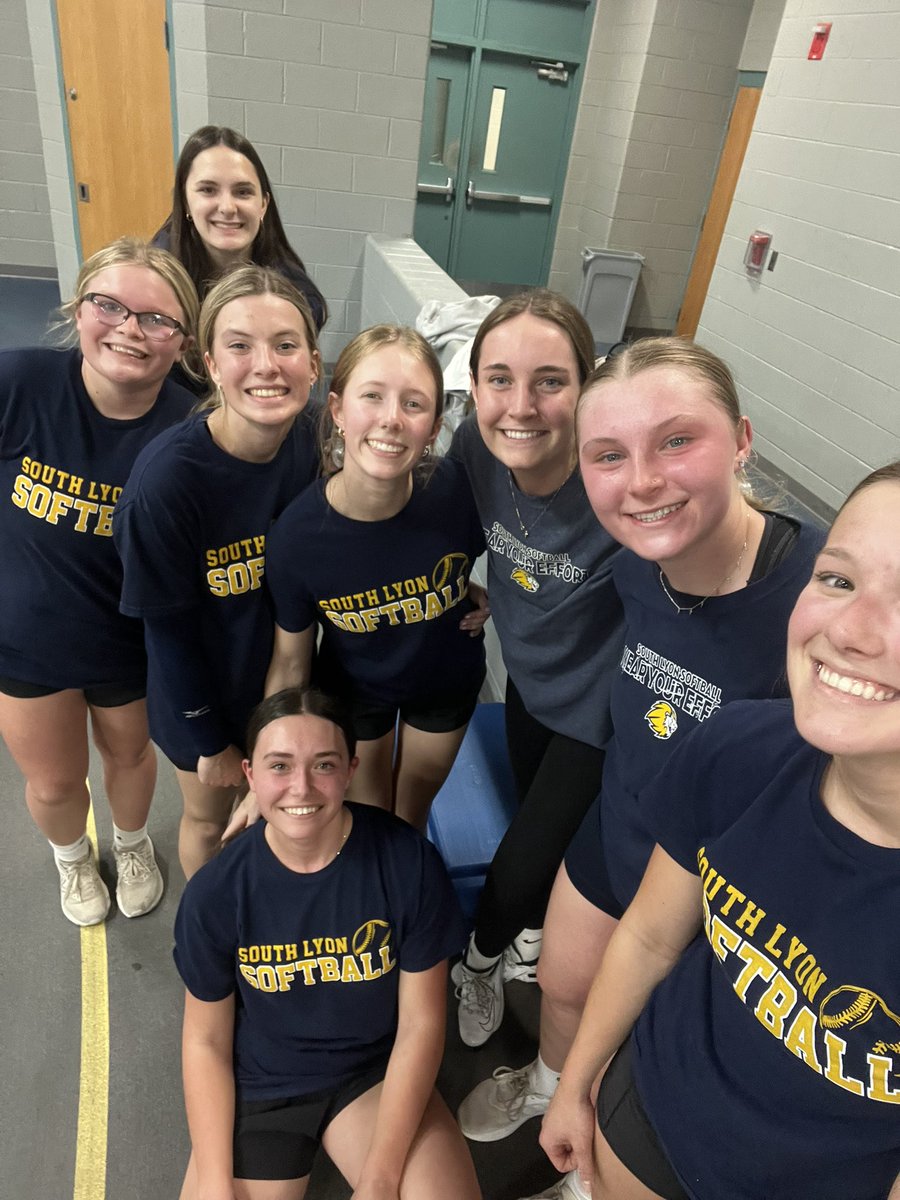 SLHS Softball tweet media