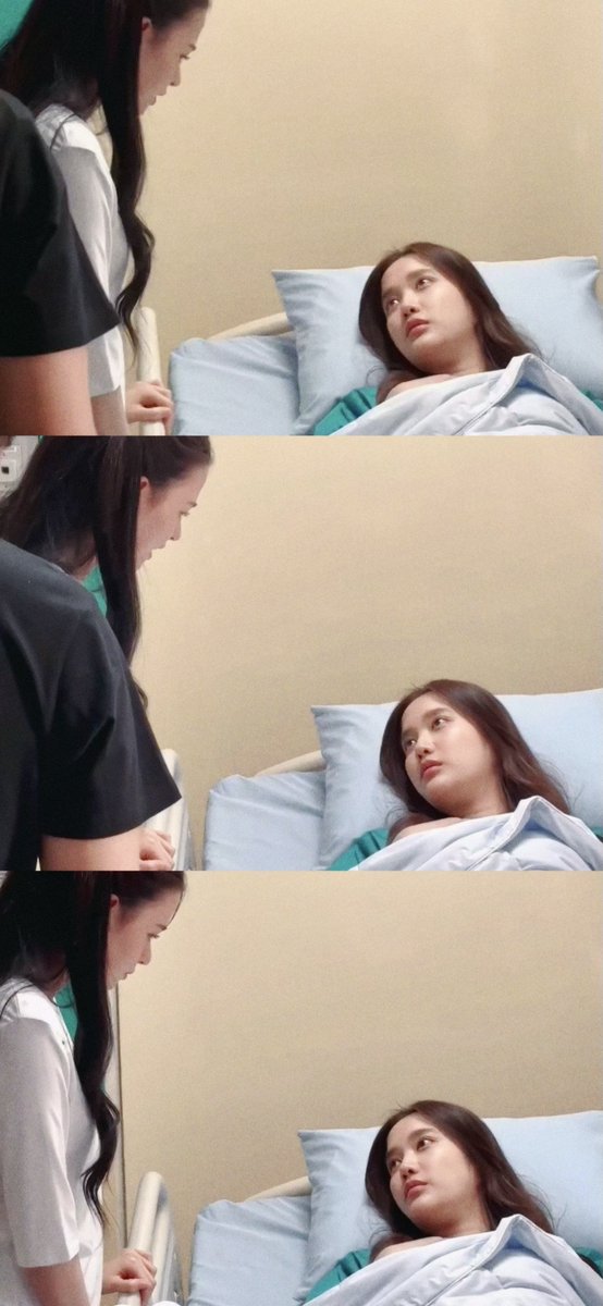 mywhitelilly_'s tweet photo. lom is actually lovesick… the yearning for her princess in those puppy eyes and they can finally cuddling in the bed 🥺🤍

GIMME VAYOBLEW NOW 😫

THE AIR Q27 SHOOTING
#เสน่หาวาโยคิว27
#ฟรีนเบค #FreenBecky https://t.co/DhOJscc4Zi