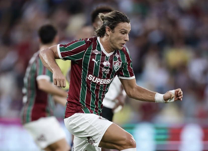 já podemos chamar esse aqui de “putinha do vasco” né?

faz de tudo pra jogar bem contra o vasco, arruma k.ozin em campo pra ser amostrar pra torcida dele mas no final sempre se fode.

é muito puta, muito puta.