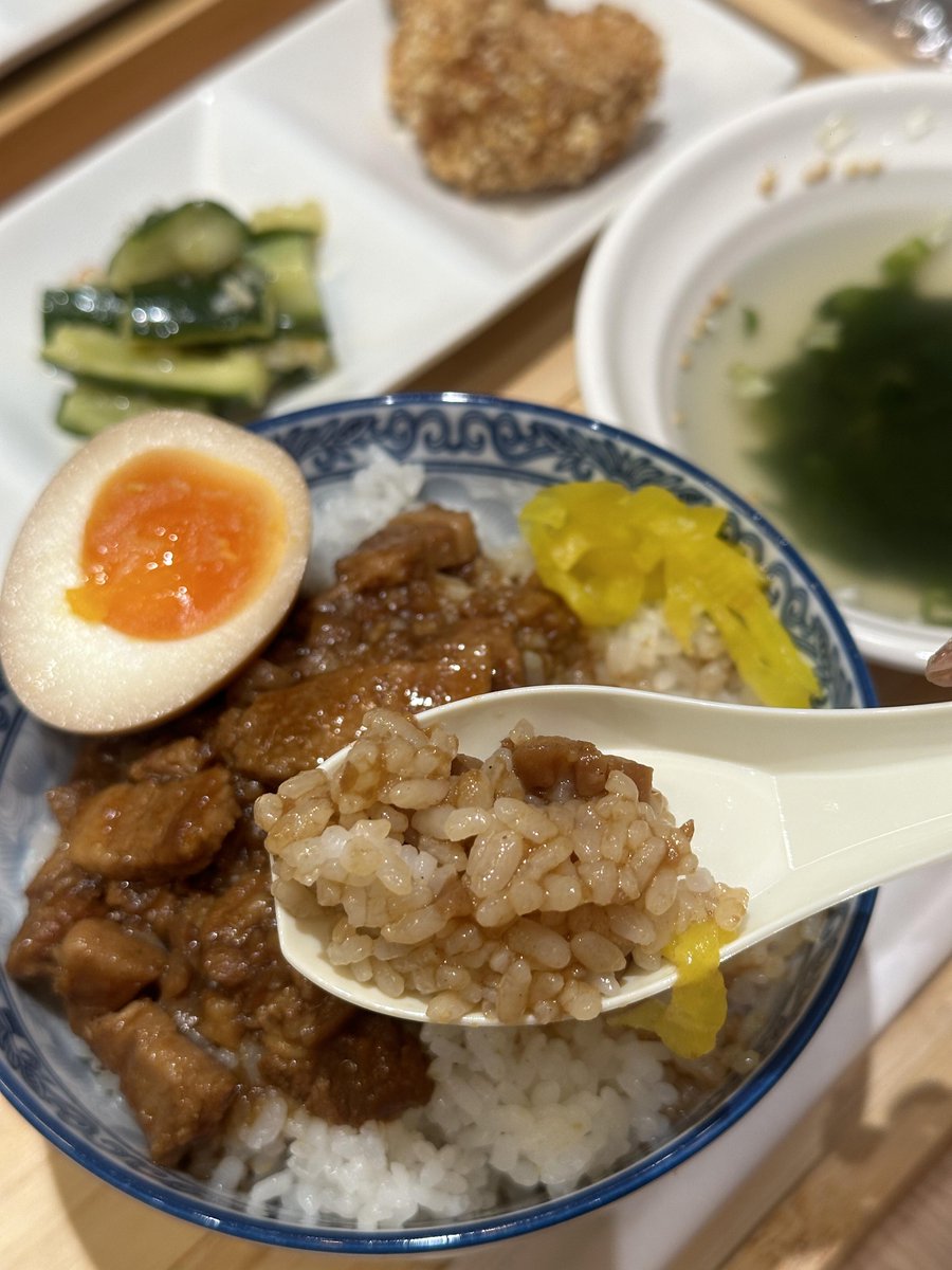 JMX_informatica's tweet photo. 美味しいルーローハンを見つけました。 https://t.co/IE7814im6r