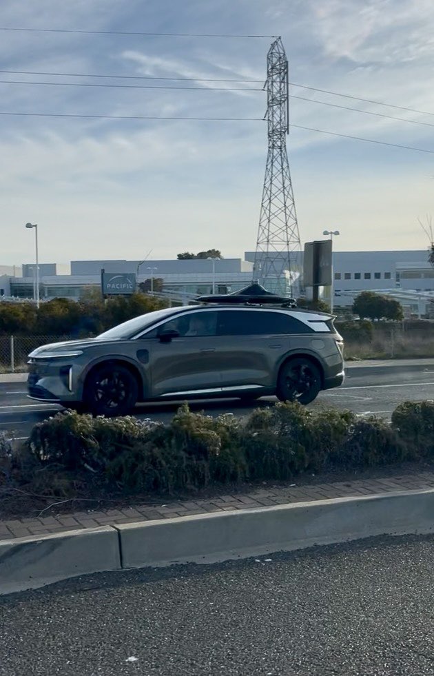 Christopher Bowe tweet media