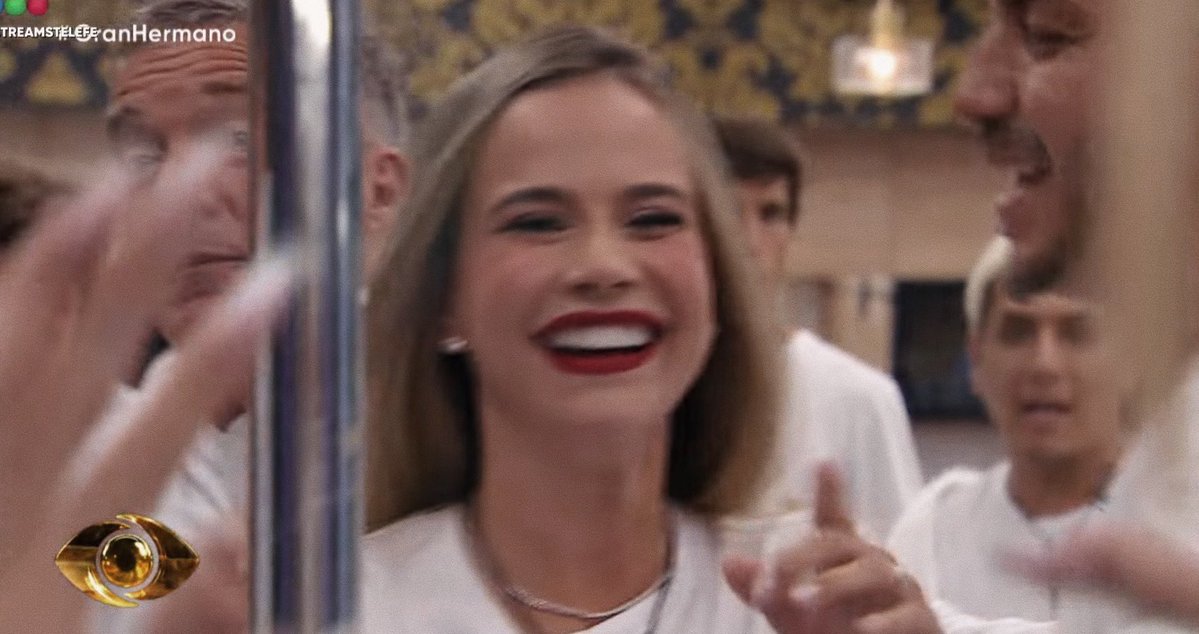 flor CINZIA AL 9009 tweet media