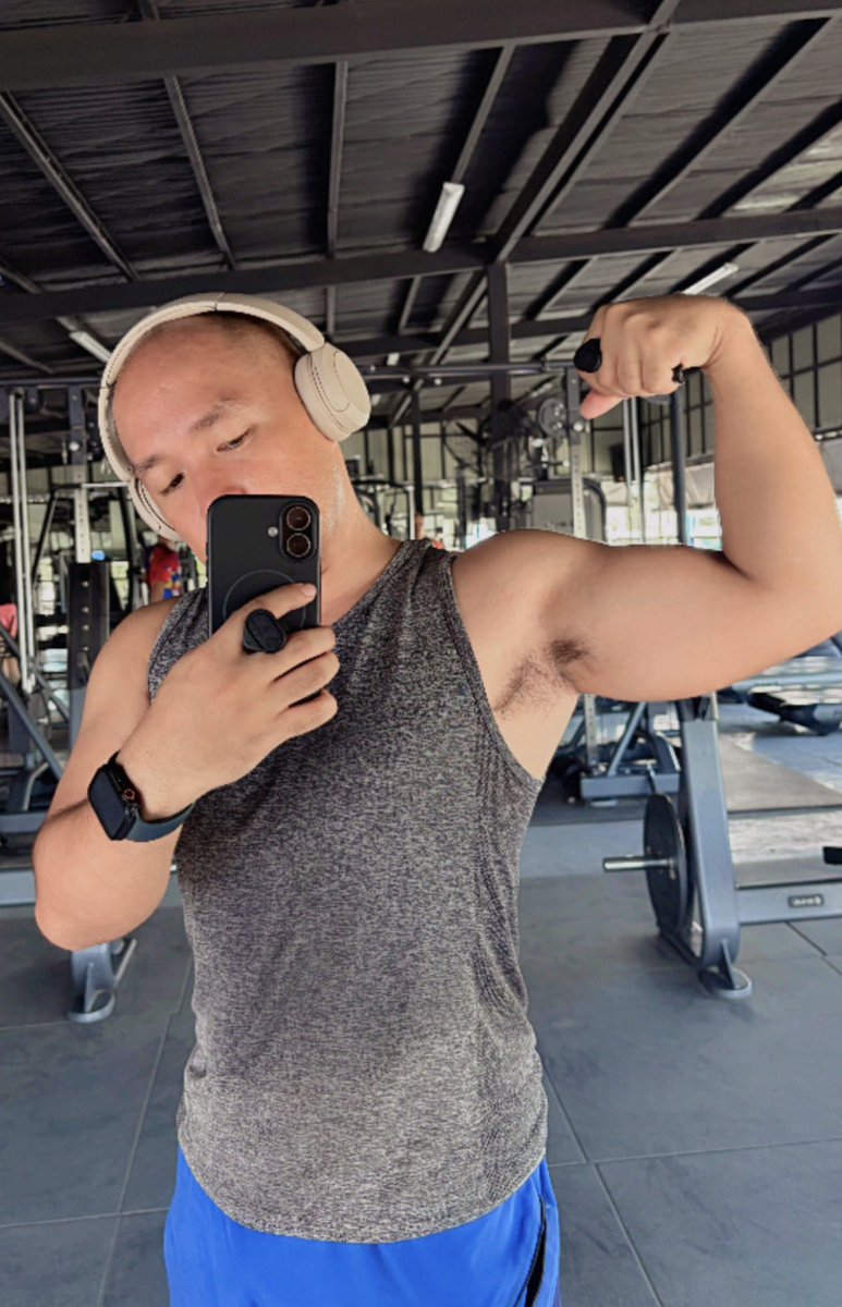 heckwithjake's tweet photo. arms day https://t.co/LibUQBZNX2