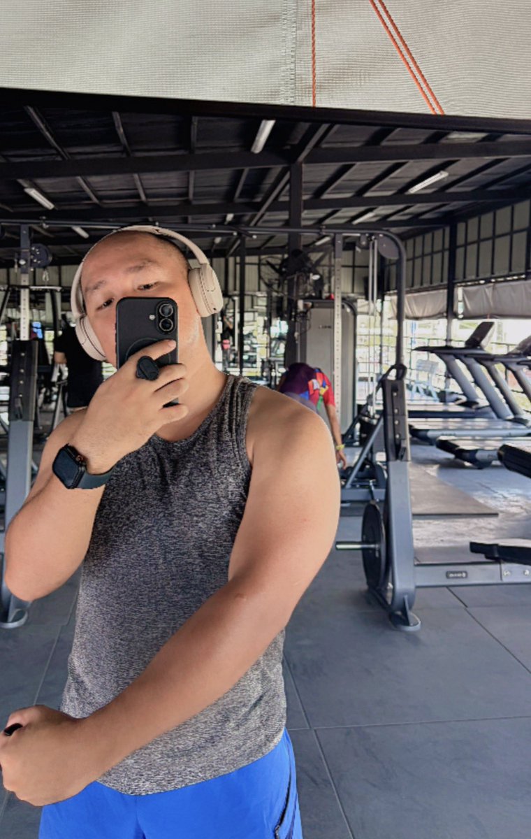 heckwithjake's tweet photo. arms day https://t.co/LibUQBZNX2
