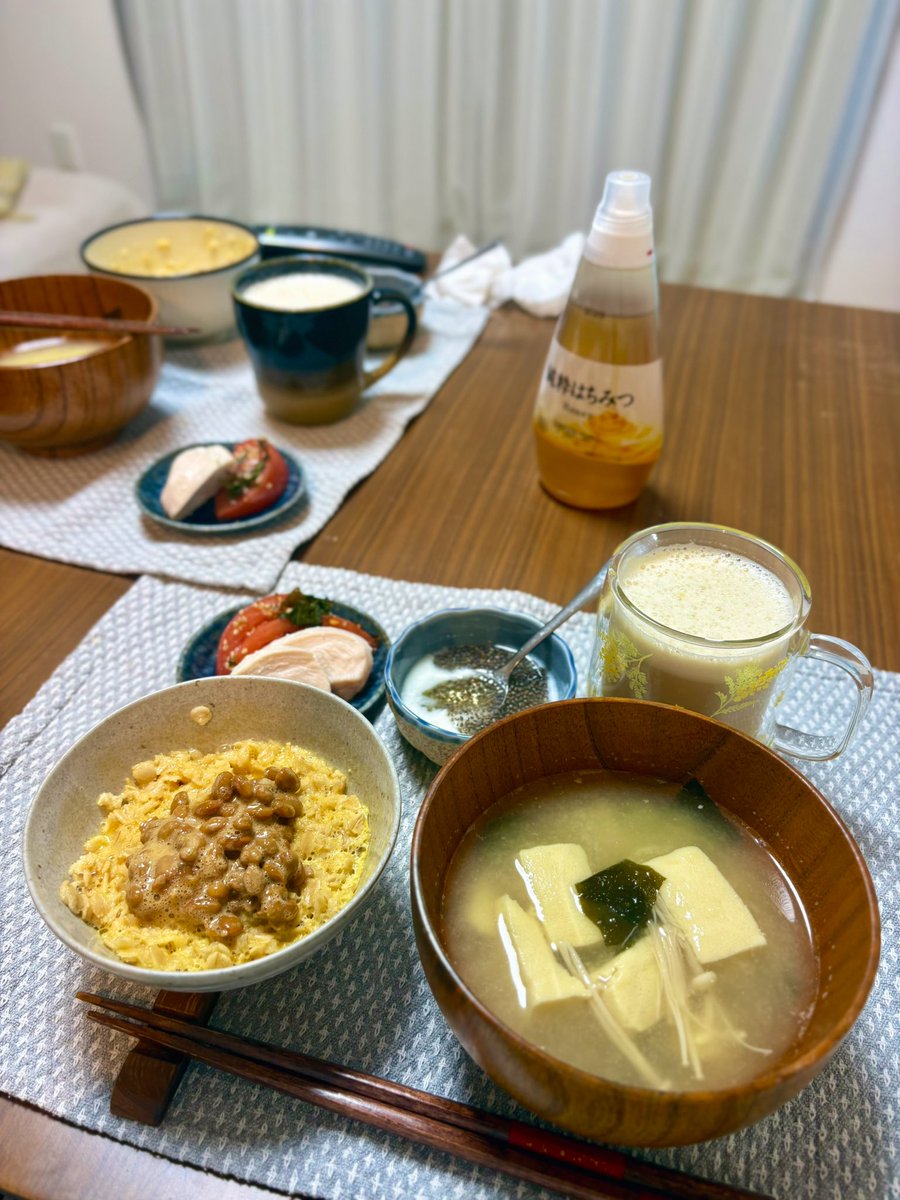 Mokahomecooking's tweet image. Fueling up for the day! 🥣☀️

Good morning! 
Today’s breakfast is Natto Oatmeal. 
Off to work now! 🏃‍♀️✨

#japanesefood #JapaneseHomeCooking #japanesebreakfast #oatmeal #natto