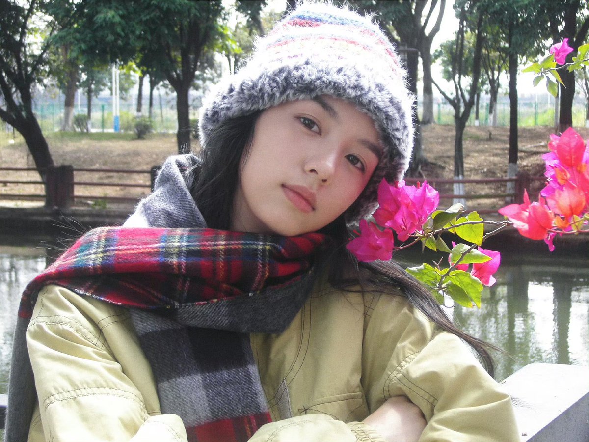 Yezi by the sea tweet media