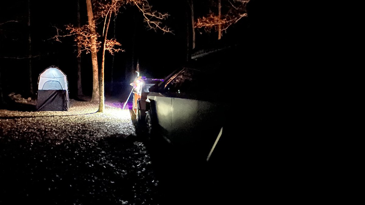 TesLatino tweet media