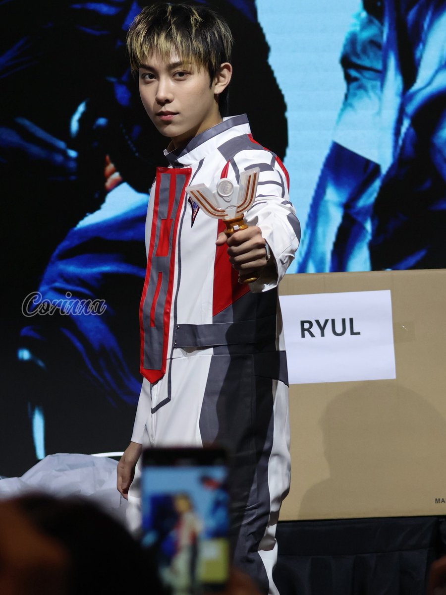 CorinnaXun's tweet photo. 20260314 QingDao

#Ryul #률 #LNGSHOT #롱샷 https://t.co/So3K96XutO