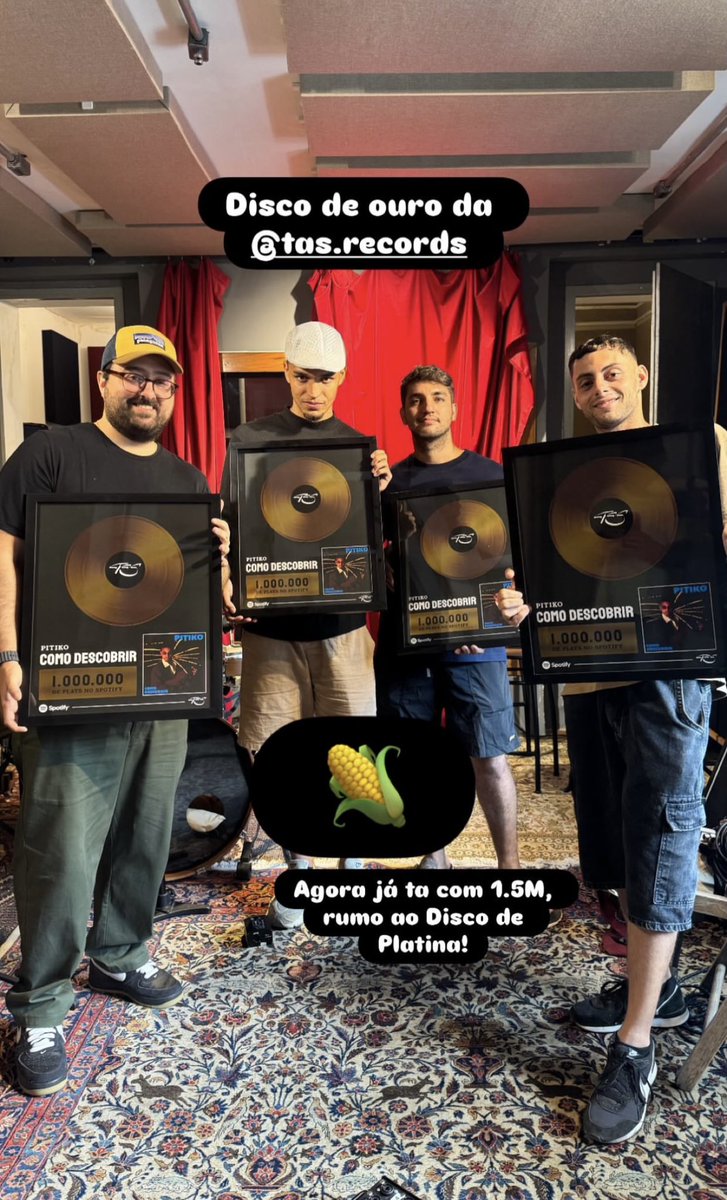 eupitiko's tweet photo. Minha primeira placa de 1 milhão!!! Já em 1,5 de plays, rumo ao disco de platina💿
Gratidao, charmosos! Vocês são os melhores fãs do mundo e fazem isso acontecer!!! 💙
#emalta
#brasil
#musica https://t.co/Eai9dkyKBL