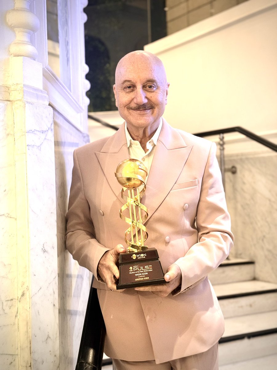 Anupam Kher tweet media