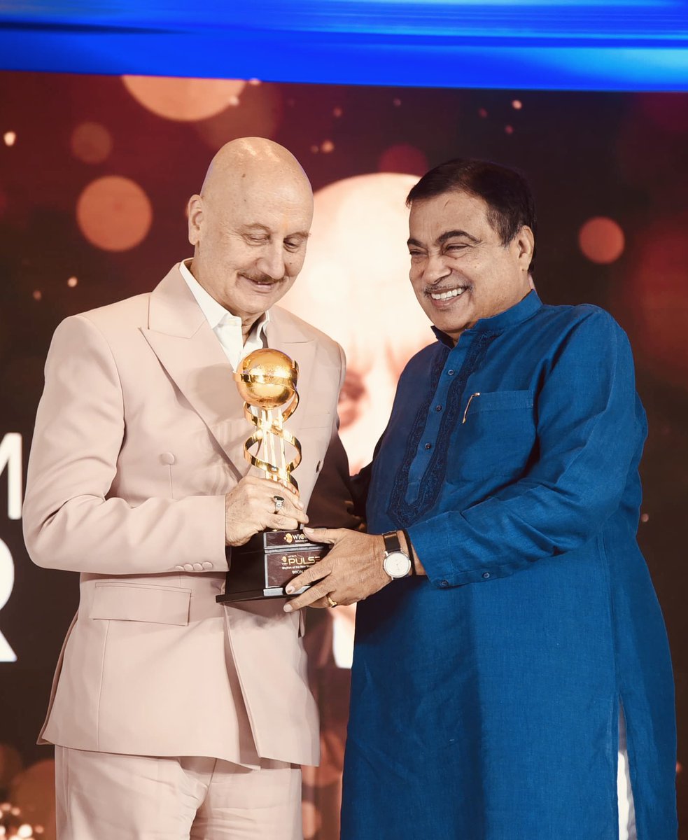 Anupam Kher tweet media