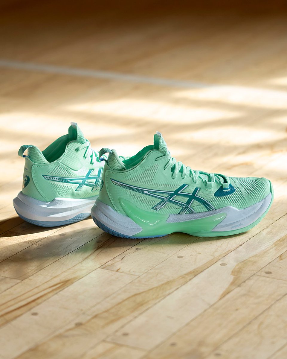 ASICS Japan tweet media