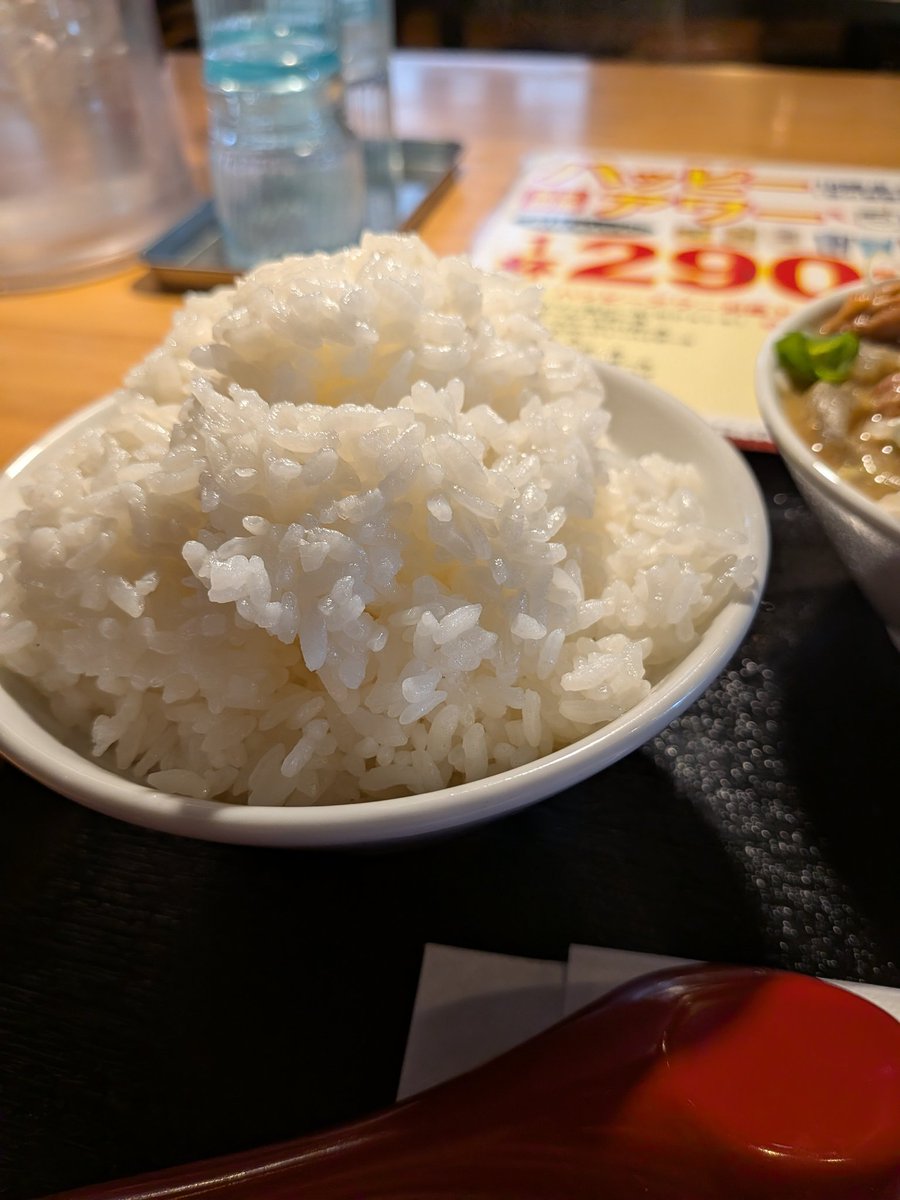 JasonBournes7's tweet photo. 今日のランチはこちら(◍•ᴗ•◍)
若林区大和町のもつまるさんに突入しました☀
もつ煮定食 ライス中盛 850円
柔らかくクセの無いもつ煮にたっぷりのネギ🥒が旨し！
ライス中盛はかなりボリュームある。
ご馳走様でしたm(_ _)m
#もつ煮
#もつまる https://t.co/RFXDthZTvp