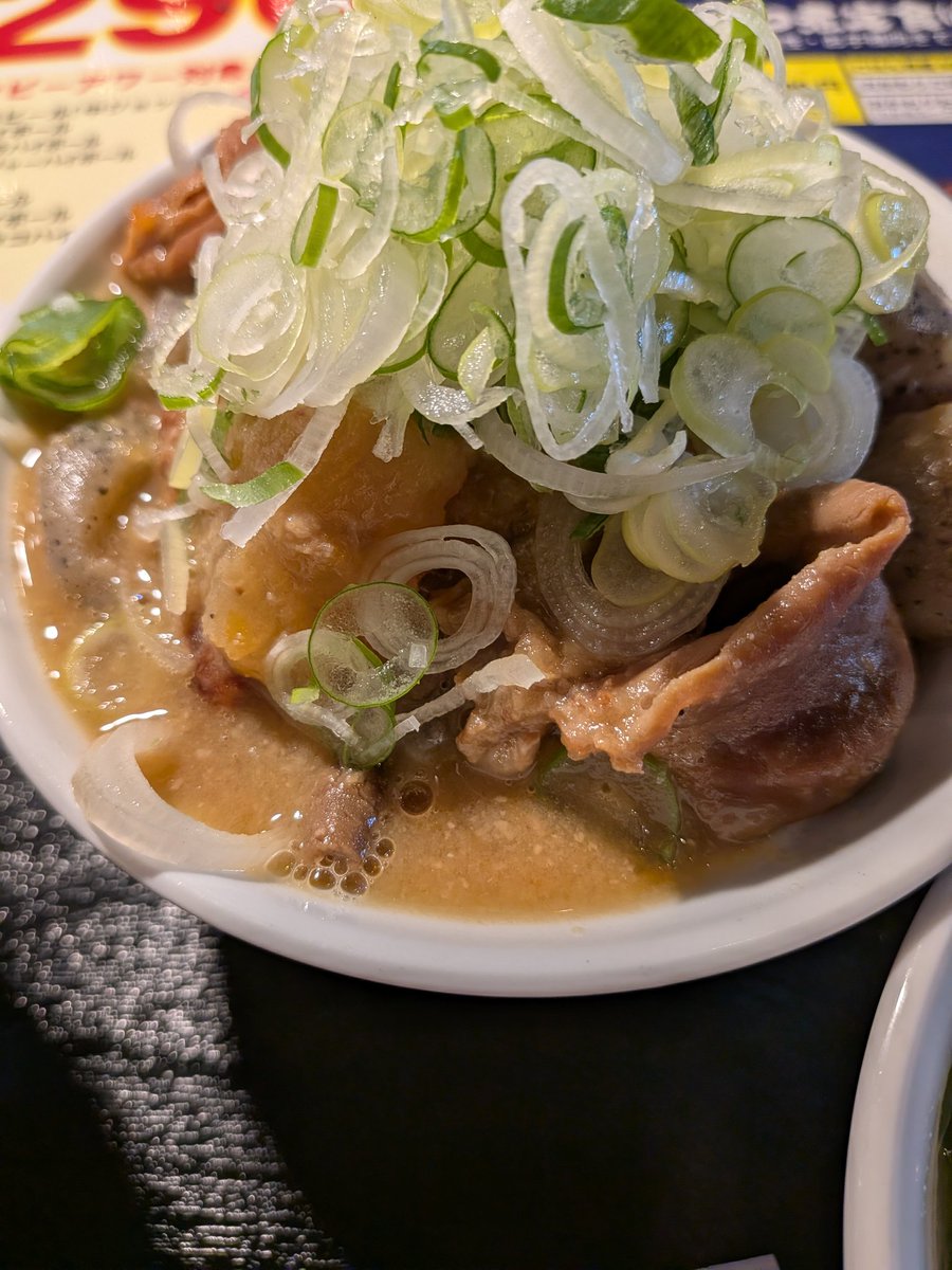 JasonBournes7's tweet photo. 今日のランチはこちら(◍•ᴗ•◍)
若林区大和町のもつまるさんに突入しました☀
もつ煮定食 ライス中盛 850円
柔らかくクセの無いもつ煮にたっぷりのネギ🥒が旨し！
ライス中盛はかなりボリュームある。
ご馳走様でしたm(_ _)m
#もつ煮
#もつまる https://t.co/RFXDthZTvp