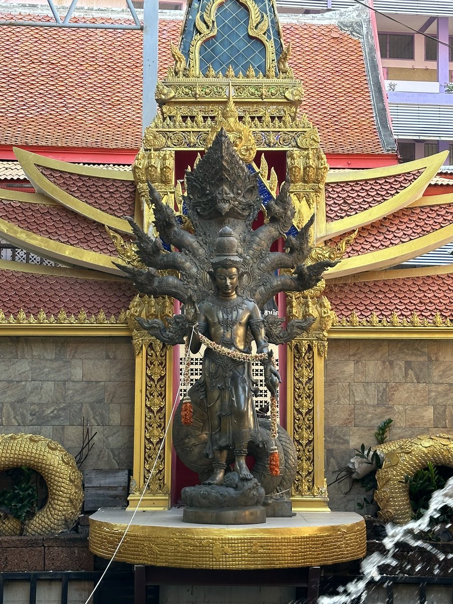 taew2482's tweet photo. รวยไม่เลิก ผู้ใดแชร์ขอพร เผยแพร่บารมี รวย https://t.co/qhH1v2M7Cz