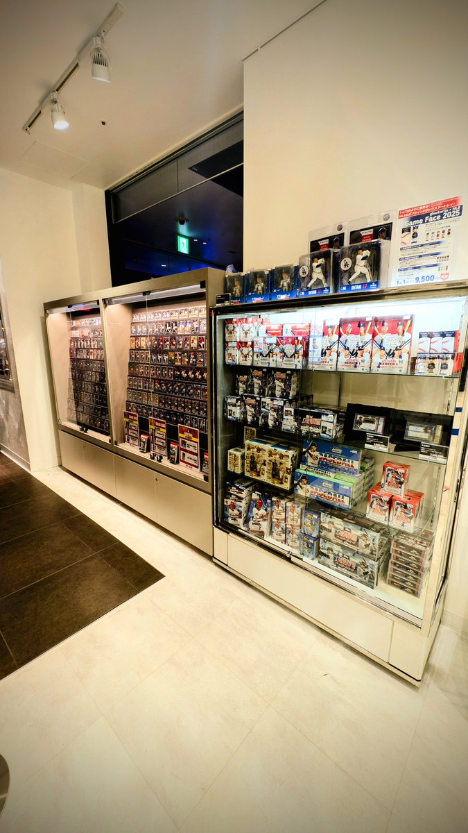 mint_shibuya's tweet photo. 【渋谷PARCO6階 POP UP STORE】

本日も開催！
本日含めて残り3日となりました！
ガラガラくじは完売となりまし��が
MLB BOX商品やお楽しみ袋など
販売中です！

是非、皆様のご来店をお待ちしております。

3月22日（日）まで開催中！
AM10時～PM21時まで

#渋谷PARCO https://t.co/wkwFEucIrU