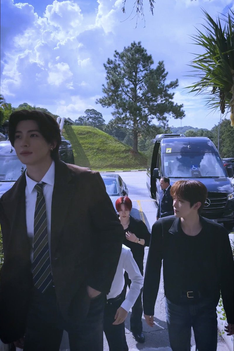 aali⋆♱ tweet media