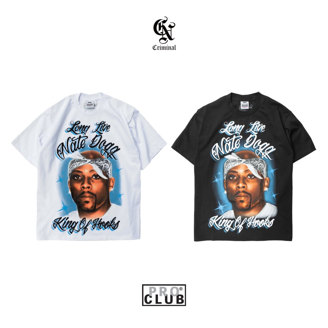 QR_1989's tweet image. 🔥NEW ARRIVAL🔥
⬇️WEB STORE⬇️
criminal.ocnk.net/product/2007
【PRO CLUB】2026最新作😎
今なお語り継がれるG-FUNK界のレジェンドNate DoggとのS/S TEEが新入荷👍

【Nate Dogg Collab S/S Tee】
SIZE / M - 2XL
MATERIAL / COTTON 100%
PRICE / 9,900 YEN (TAX IN)

#proclub #NateDogg #クリミナル