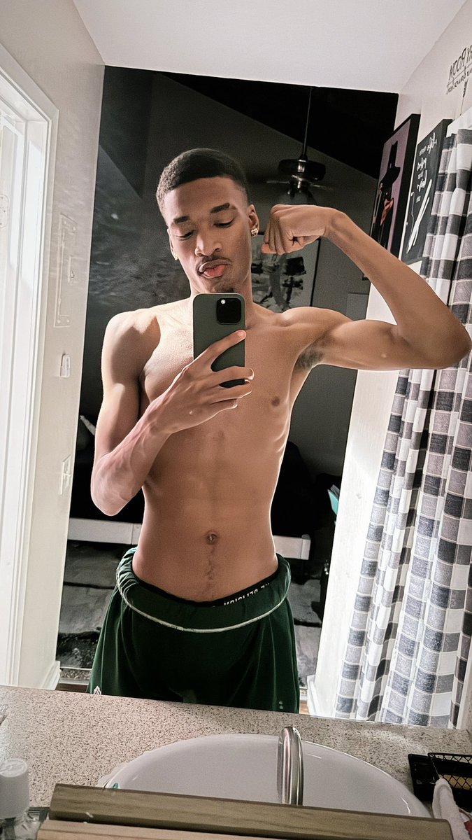 jaay  tweet media