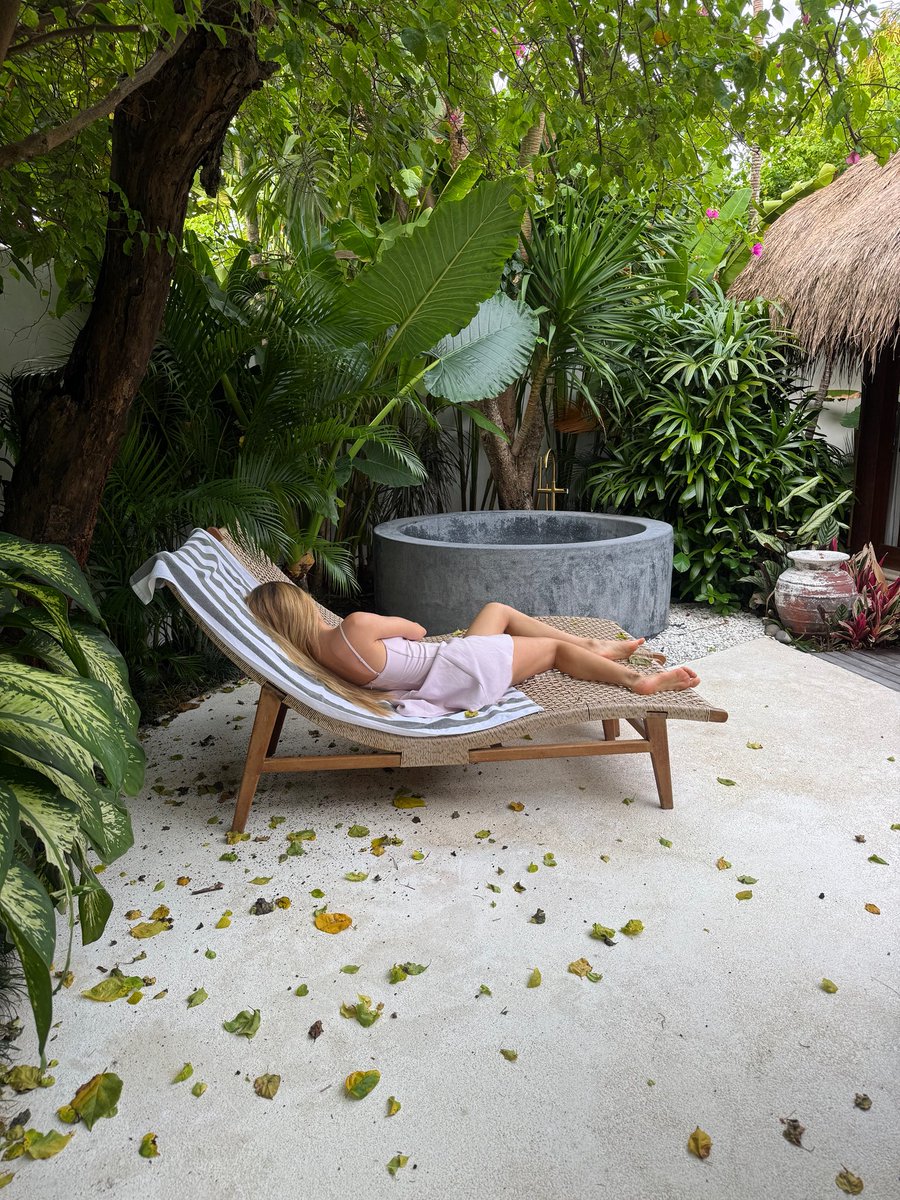 BeaOlalla_'s tweet photo. Hoy es el día del Silencio en Bali! Lo pasaré así https://t.co/zkY8SVeyMF