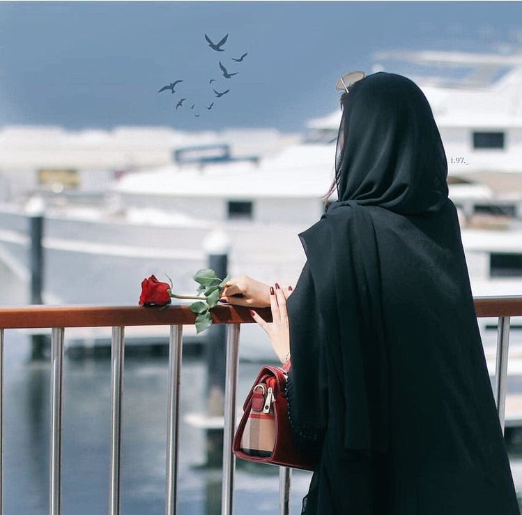 ياشمس الأمل طلّي ظلام المشاعر زاد
الليل انسحب والصبح شرّع دواوينه

وانا الشاعر اللي فوق  جار النهر ورّاد
ذبحه الظما والخوف ماكبّل ايدينه

على كثر ماواجه خطر عنده إستعداد
يواجه على شانك صلابة معادينه

حلالاه  وإنّي طير  ويجوب  كل بلاد
تعدّي به آفاق الخضيرا  جناحينه
#متابعة