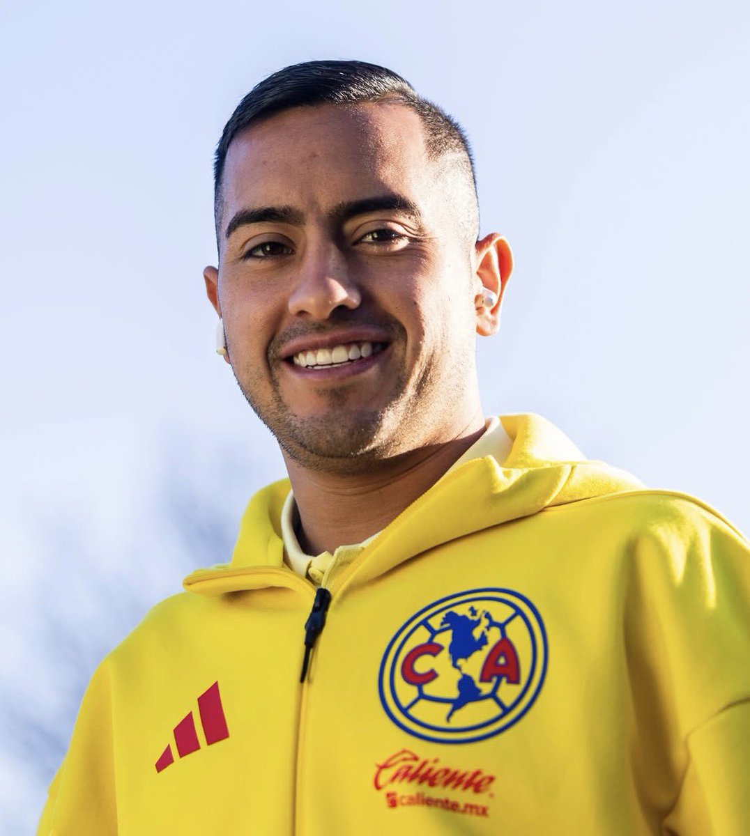 "El Jefe" Águila tweet media