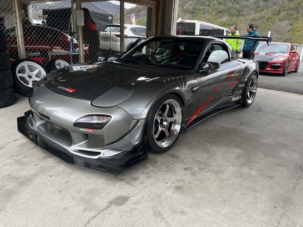 feed_fujita_eng's tweet photo. アフラックスGT3用ダブルカナード発売開始です。
商品目
GT3専用EVOカナード
価格¥88.000税込 https://t.co/VtMbKxcxkq