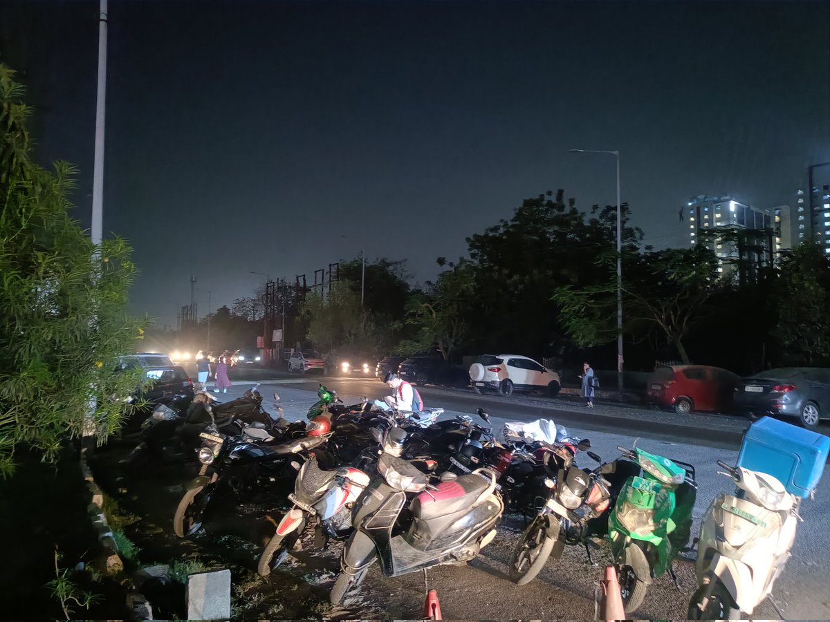 Sector168Noida's tweet photo. @noida_authority very surpassing tat the complaint are not even being acknowledged ..forget about resolution @CeoNoida @InduPrakashPCS pls intervene...the @Sector168Noida street lights are half working since past one week and no one to look at after multiple complete #light https://t.co/IJgc7qHWVn
