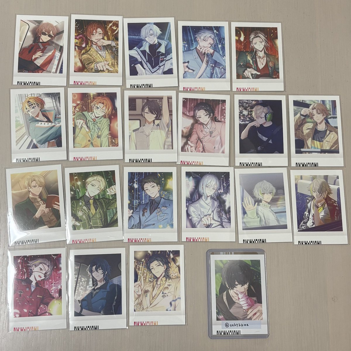 さしす tweet media