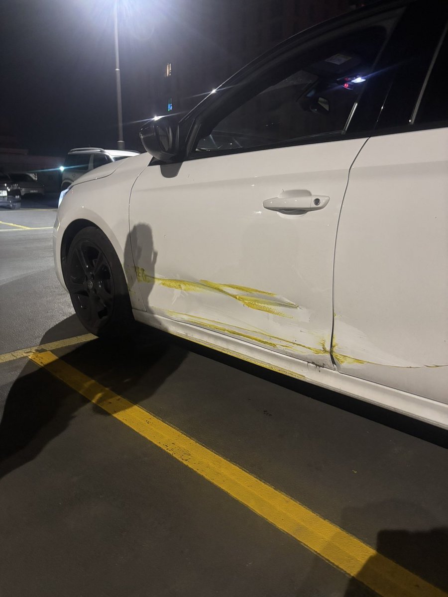 musclekacey's tweet photo. went to renee left with another crashed car lol live laugh love https://t.co/dbiY8BNBMC