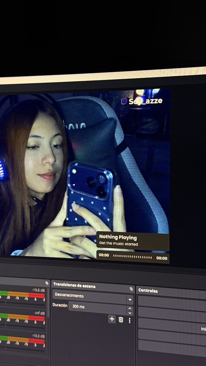 ya on en twitch ;)

twitch.tv/soy_azze