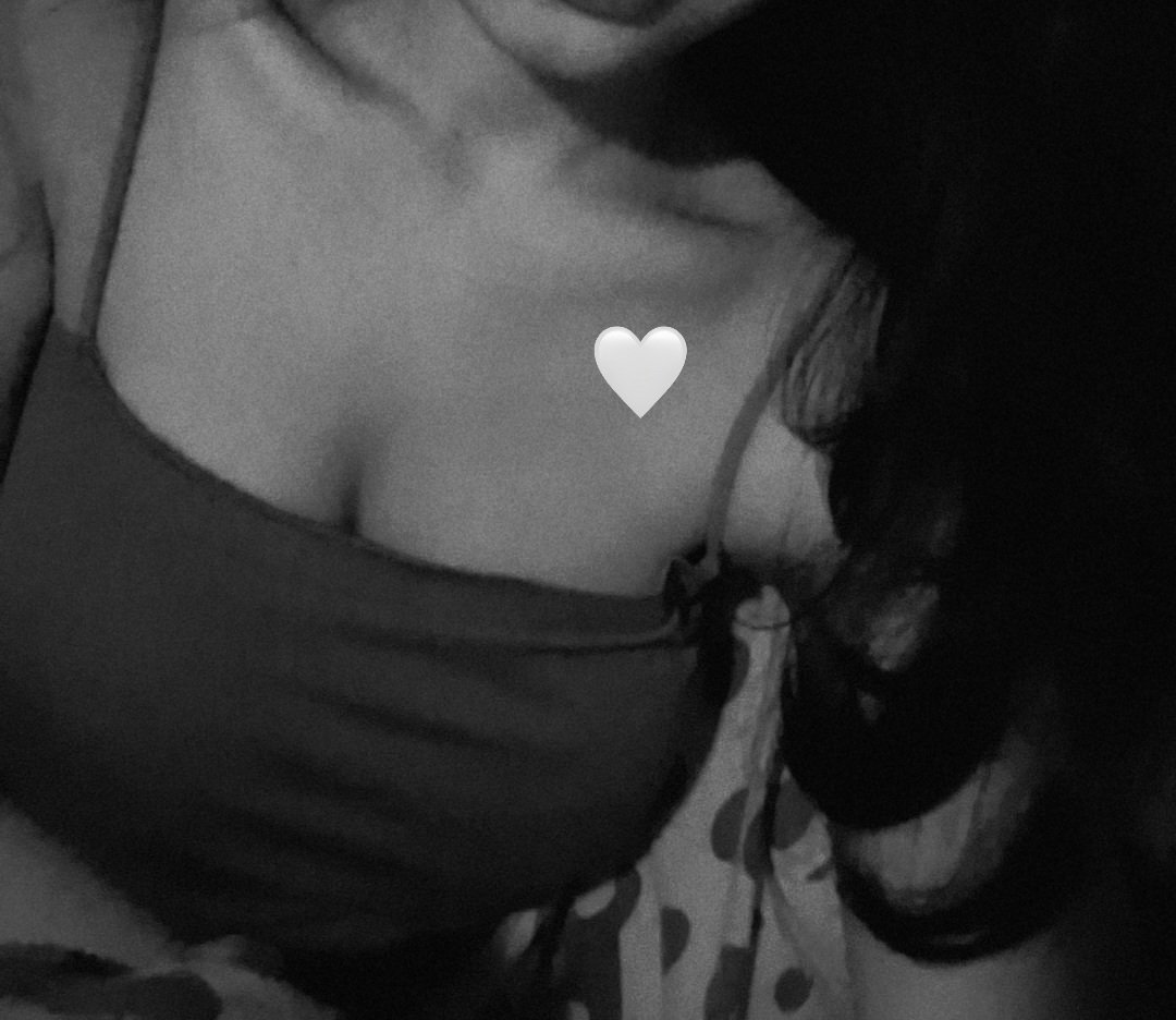 shesaphro's tweet photo. mentang mentang cuti jadi bangun nya jam segini dan masih ngantuk 😛 https://t.co/WwIgqDvC7r