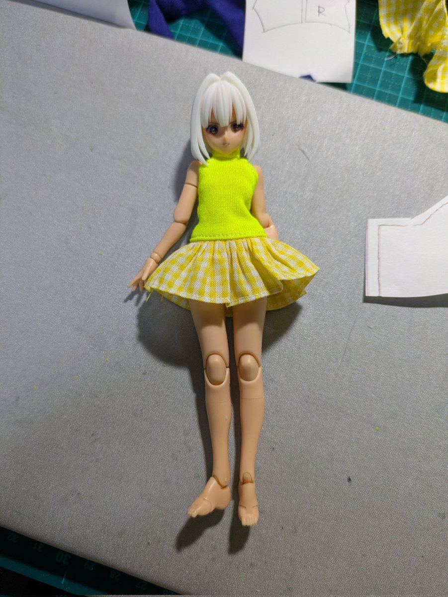 r2doll's tweet photo. #メガミデバイス
のお洋服。なるべく細かい目地のものをチョイス。
いちばん簡単そうな形から試作してみたよ。 https://t.co/0fRoLgOJY0
