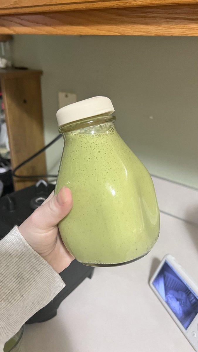 KennyBookLogs's tweet photo. Lactation smoothies and cookies 🥛 https://t.co/ibRaOGRYQW