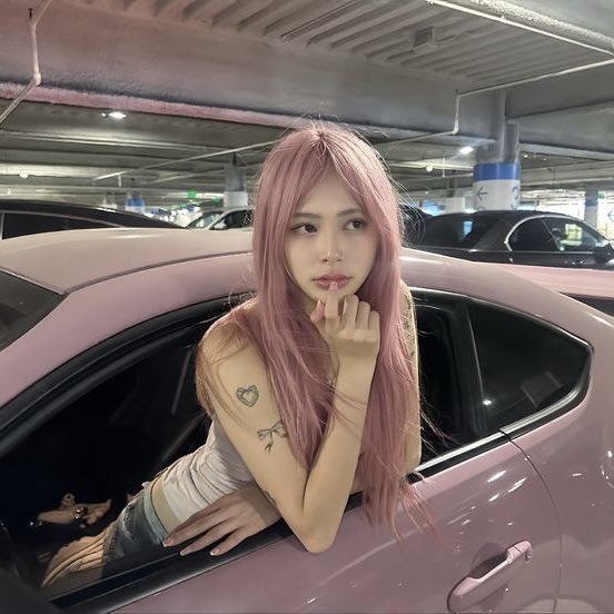 claira 𝜗𝜚 tweet media