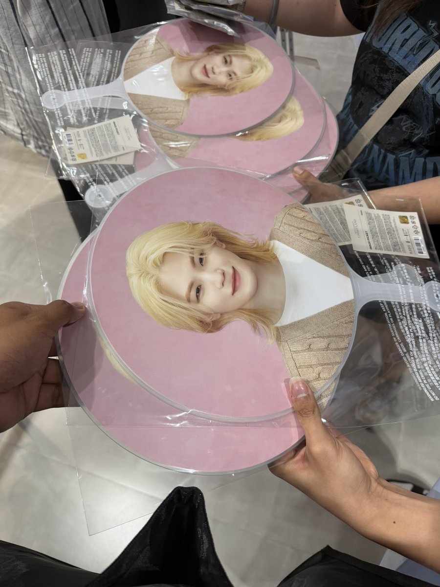 thaimingyu's tweet photo. wts wtb svt ph

help rt #onidwts

SEVENTEEN POP-UP IN METRO MANILA PASABUY THURSDAY MARCH 19, 2026

small items + ₱50.00
medium items + ₱100.00
large items + ₱150.00
artist made collection + ₱200.00

for amc can do rem bal until april 16 = 50% dp required

— 50% dp 50% rb march 28
— jnt/SDD : UST/MNL LOCATION | meet up: d-day bulacan 10 am ~ 12 pm will post location
— reply/dm to claim