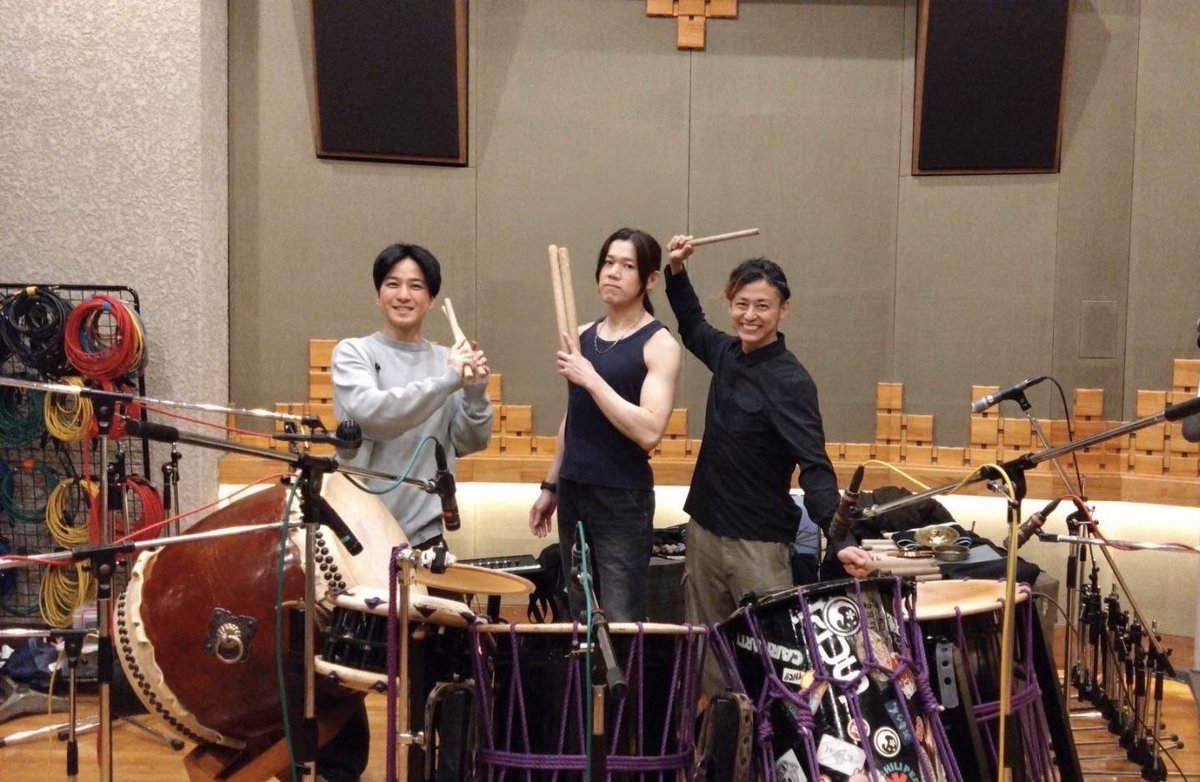 いよいよ明日!
当日券もありますので、フラッとお立ち寄りください。

＼蓮-REN- LIVE CONCERT with 黒流／

3/20（金）
吉祥寺Star Pine’s Cafe

チケットはe＋にて発売中。
【昼の部】x.gd/RH8Vp
【夜の部】x.gd/ekisN

会場でお待ちしています♪