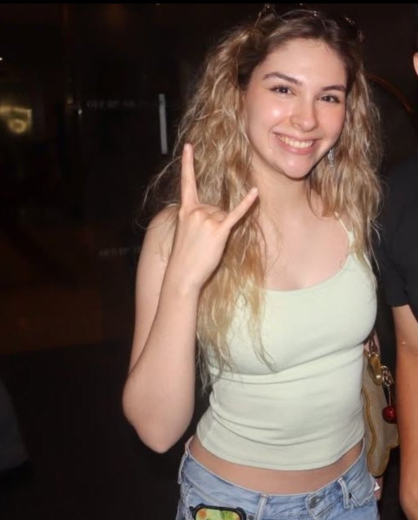 a_c_a_e_h_c tweet media