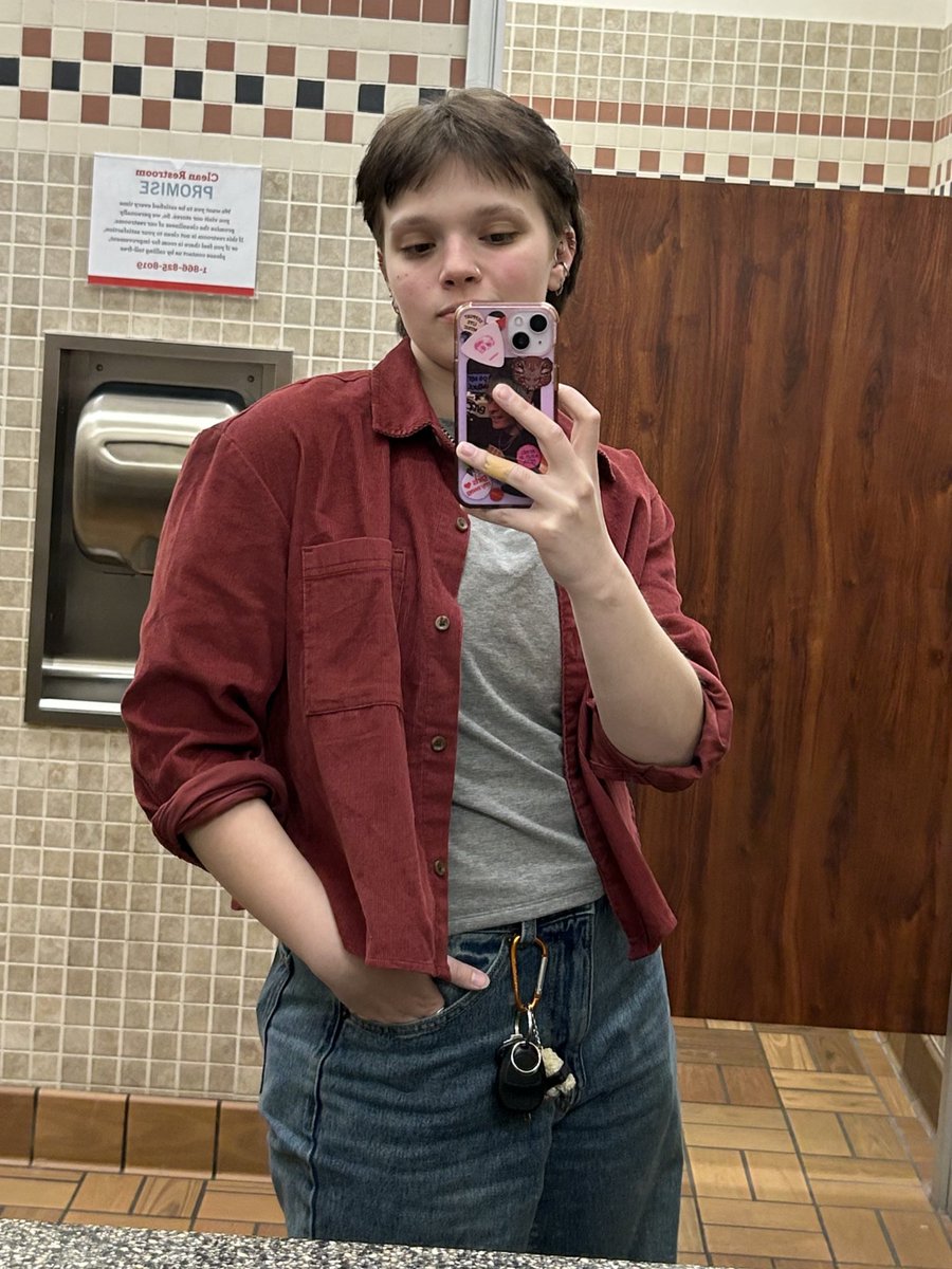 lili ✮ tweet media