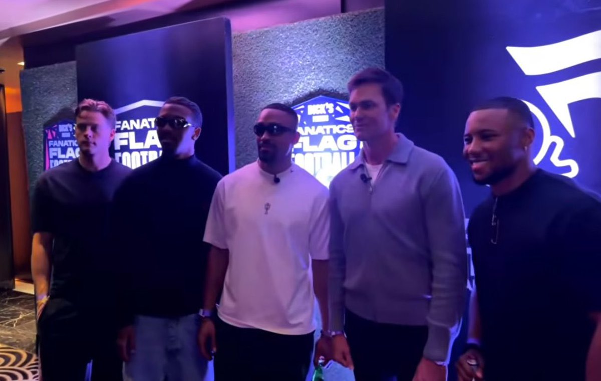 Quay L.Jones🦅 #FlyEaglesFly SBLIX CHAMPIONS!! tweet media