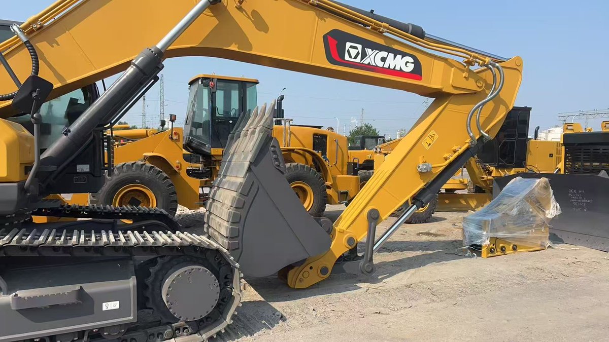 SHale24417's tweet photo. 🚢XCMG Product Shipment Summary!!
We offer a wide range of products from major brands:
✅Excavators
✅Graders
✅Loaders
✅Bulldozers
✅Road roller
✅Truck cranes
✅Concrete machine
✅Forklift
✅Tractor
in stock!
Welcome to inquire!
☎️WeChat/WhatsApp:
+86 13971426778 https://t.co/R1dchSYnuG