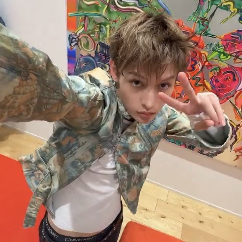 - ⛓ кαмαуα | #MARTINDAY 🦔 tweet media