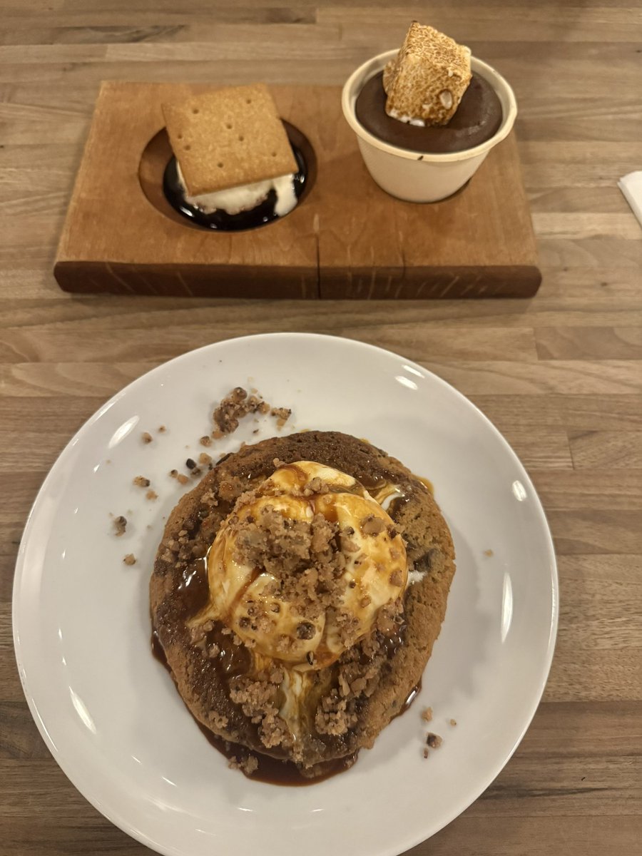 janedoe38739 tweet media