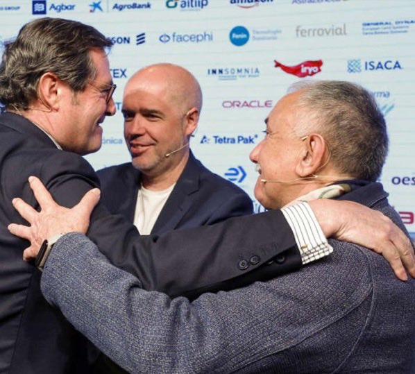 A esto, queridos amigos, es a lo que se llama sindicalismo amarillo, pero lo que necesitamos, compañeras, es sindicatos de clase #huelgageneral