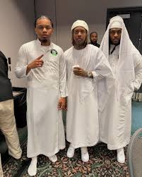 Dropping tweet media