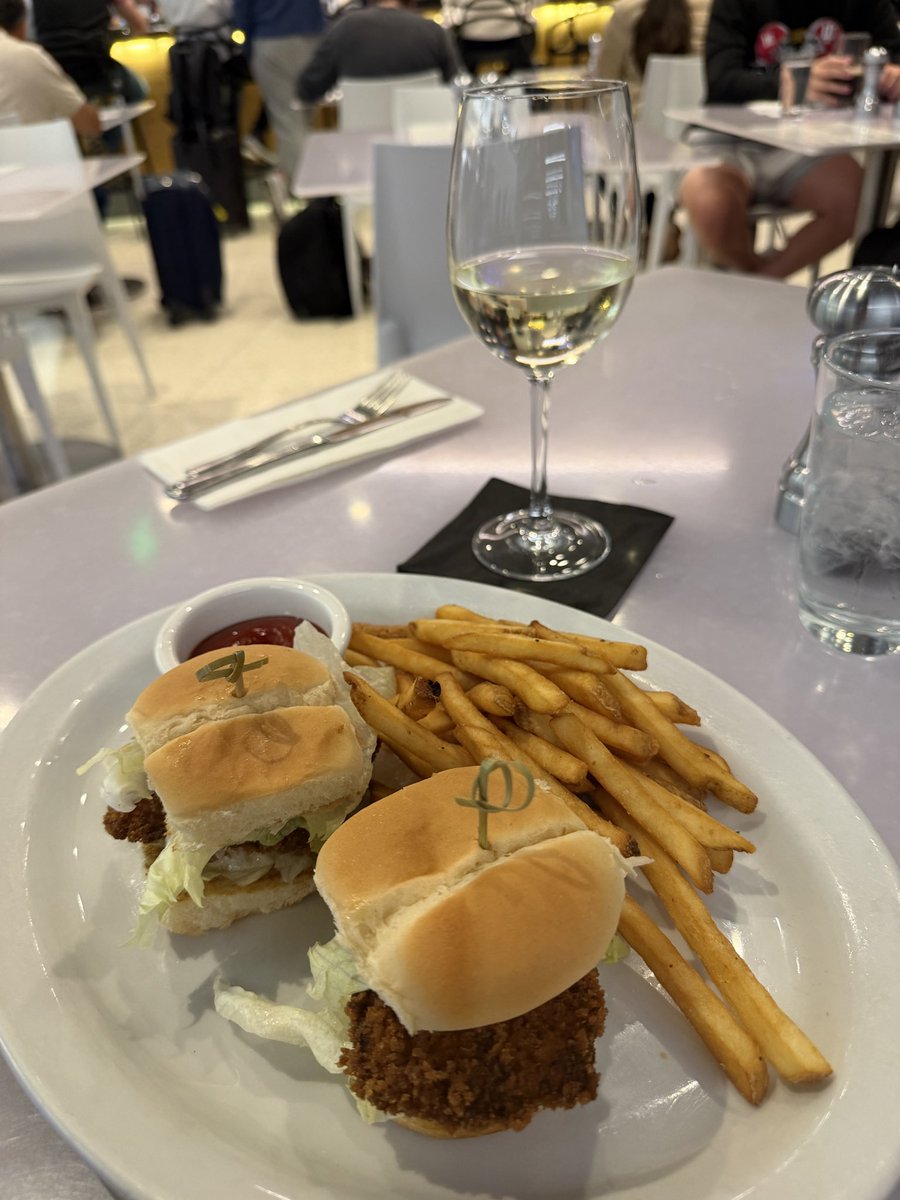 Kylie Robison tweet media