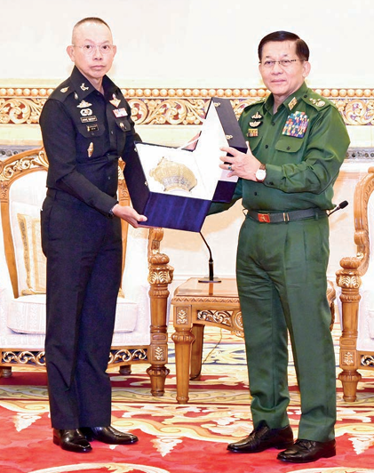 #Myanmar and #Thailand emphasized the need to further strengthen cooperation between their two militaries.
#WhatsHappeningInMyanmar
State Security and Peace Commission Chairman and Defence Services  Commander-in-Chief Senior General Min Aung Hlaing received a delegation  led by