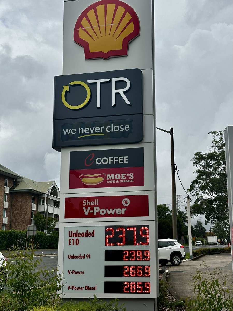 JulianLeeser's tweet photo. Do you reckon Anthony Albanese has been to a petrol station lately? Petrol prices are surging on his watch. https://t.co/VXm4d3NrFx