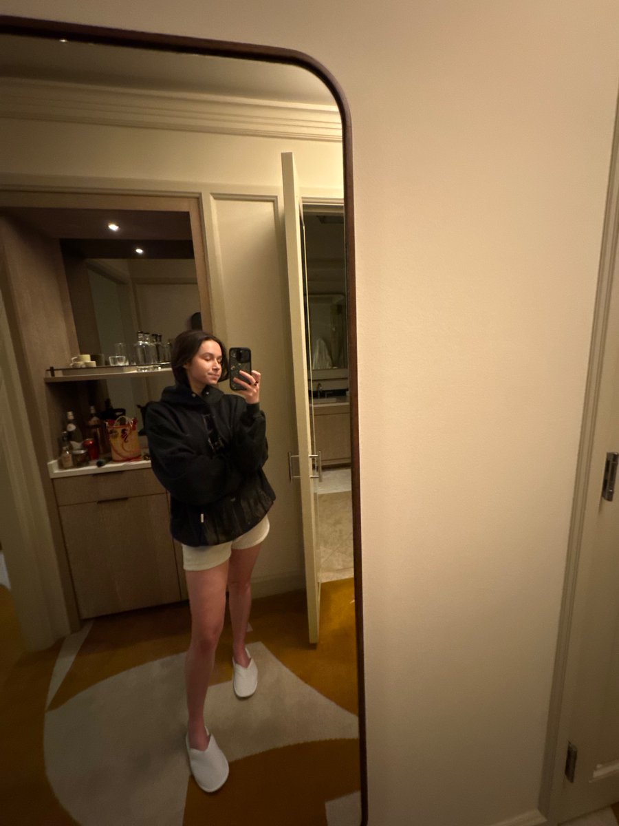 Yader/Darth Jader tweet media