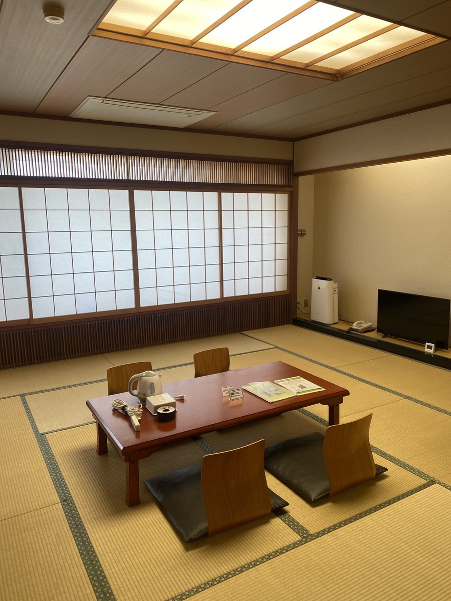 新年度の始まりですね！
今日から新しい環境でスタートを切る皆様、応援しています🌸 
当館も気持ちを新たに、皆様をお迎えします😊

慣れない毎日に少し疲れたら、高知の穏やかな空気に癒やされに来てください🍀
一日の終わりにホッとできる「我が家」でありたいと思います。
 #新生活 #新年度